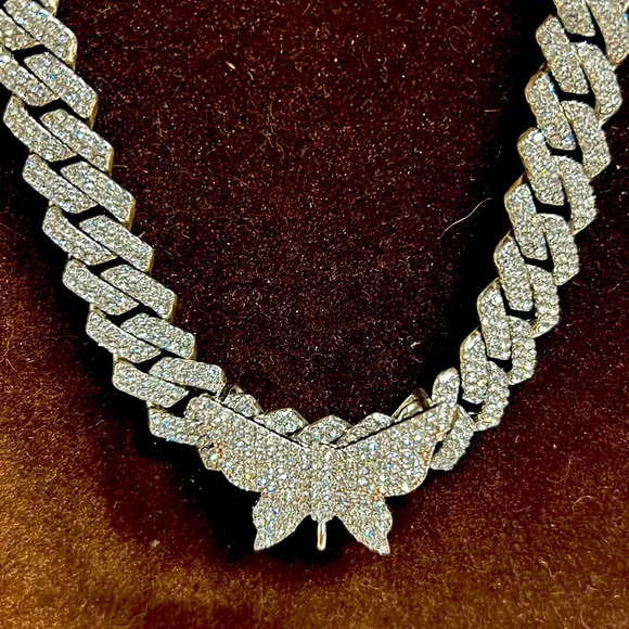 Butterfly Cubic Zirconia Necklace 18”. Detachable Butterfly Charm - Picture 1 of 5